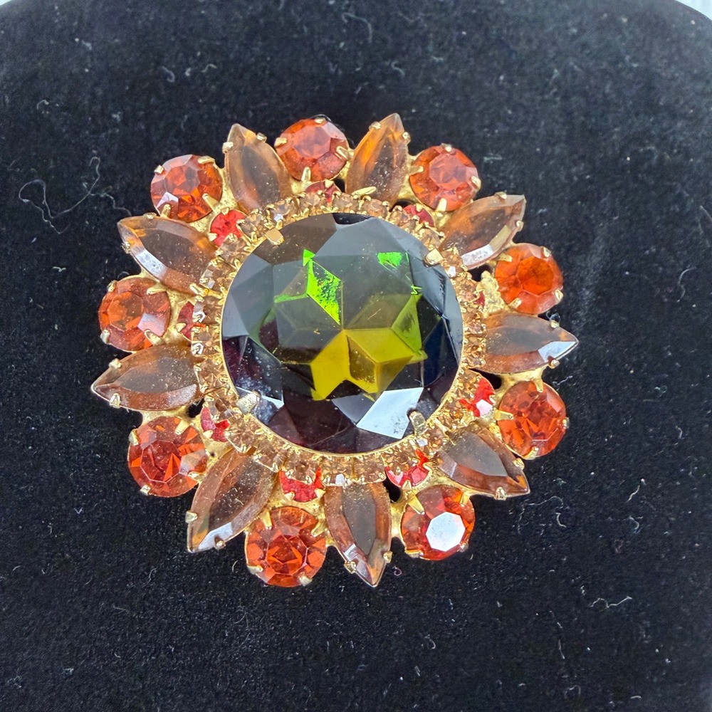 Vintage Green Amber Rhinestone Sunburst Brooch Gold Tone Statement Pin 2"